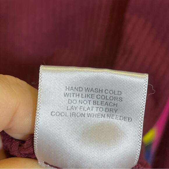 Modcloth, Maroon Ribbed Long Sleeve Shirt. Size Large. In excellent condition! - Picture 4 of 5